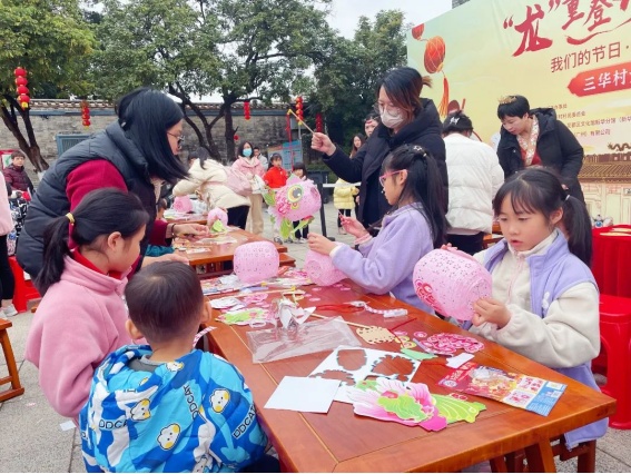 成人直播平台
博物馆“龙行龘龘 潮集花博”元宵游园活动293.png