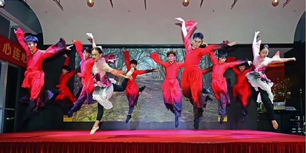 成人直播平台
民族团结进步协会换届大会顺利召开      团结凝聚力量 奋斗铸就伟业