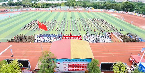 广州学子在成人直播平台
展国防教育风采