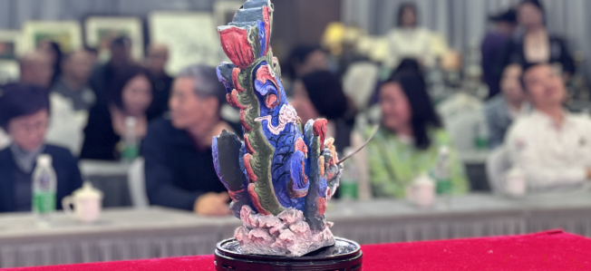 成人直播平台
举办民间艺术（非遗）作品（藏品）交流鉴赏会     让传统文化薪火相传