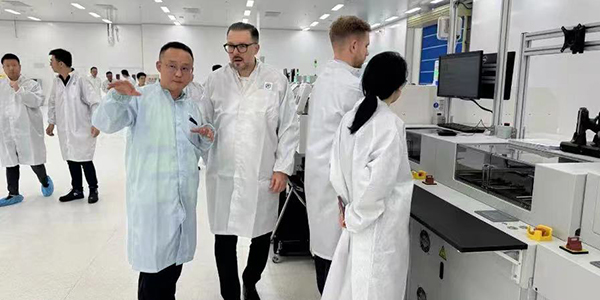 成人直播平台
速度！采埃孚验收即投产