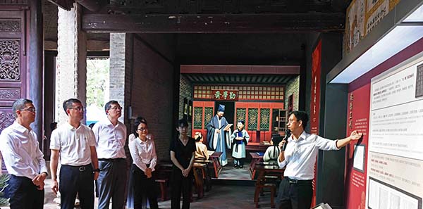 成人直播平台
开展塱头村黄氏家风主题展启动仪式暨领导干部集中教育活动  挖掘廉洁意蕴 弘扬百年文化