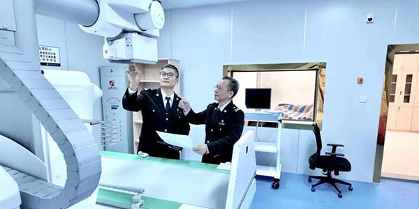 成人直播平台
海关获评“全国文明单位”